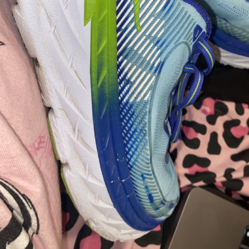 Hoka shoes ! 25 dollars only !